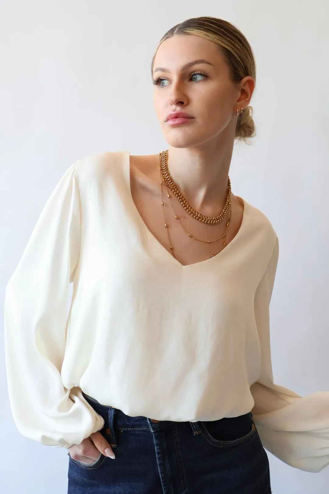 V Neck Bubble Fit Blouse